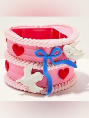 💝 NWT Bath & Body Works Hand Soap Holder Valentine’s Day B&BW 🎶